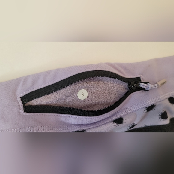 Lululemon Run: Inspire Crop II Blac /Lilac /High Noon Dot Lilac/ size 8 - Picture 12 of 12